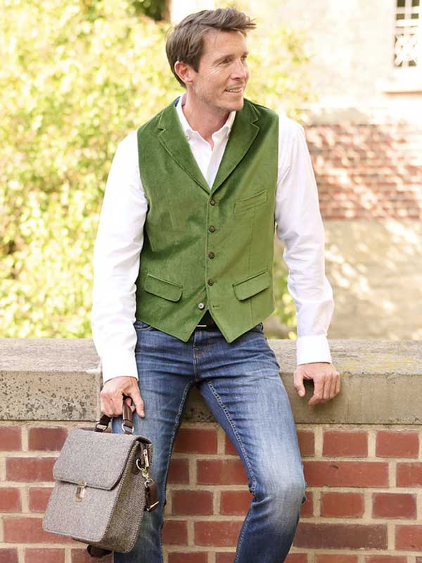 Velours_Vestje_met_revers_Oliv