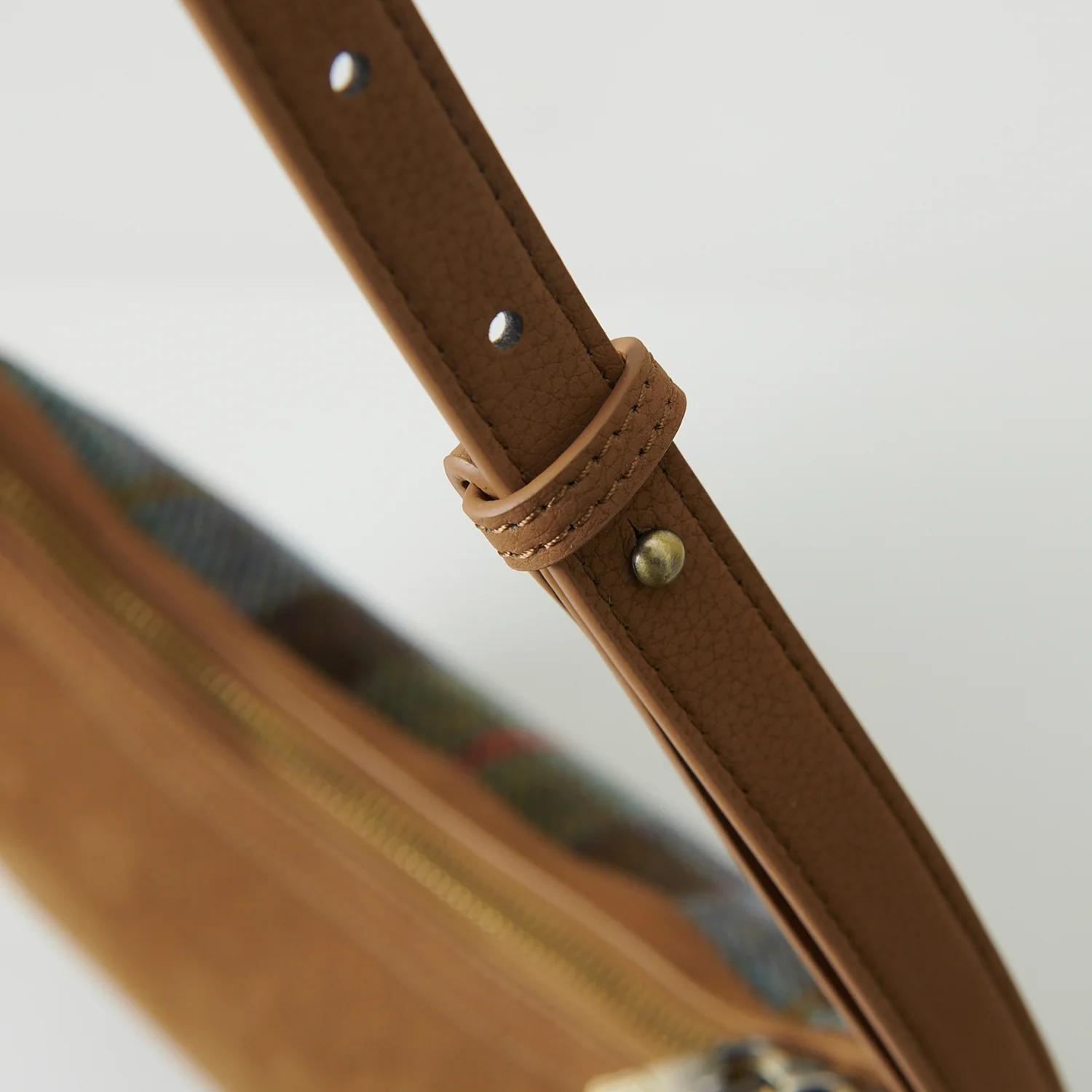 Harris Tweed Schultertasche, Modell Ellon, Islander, Kastanienblaues Tartanmuster – Bild 6